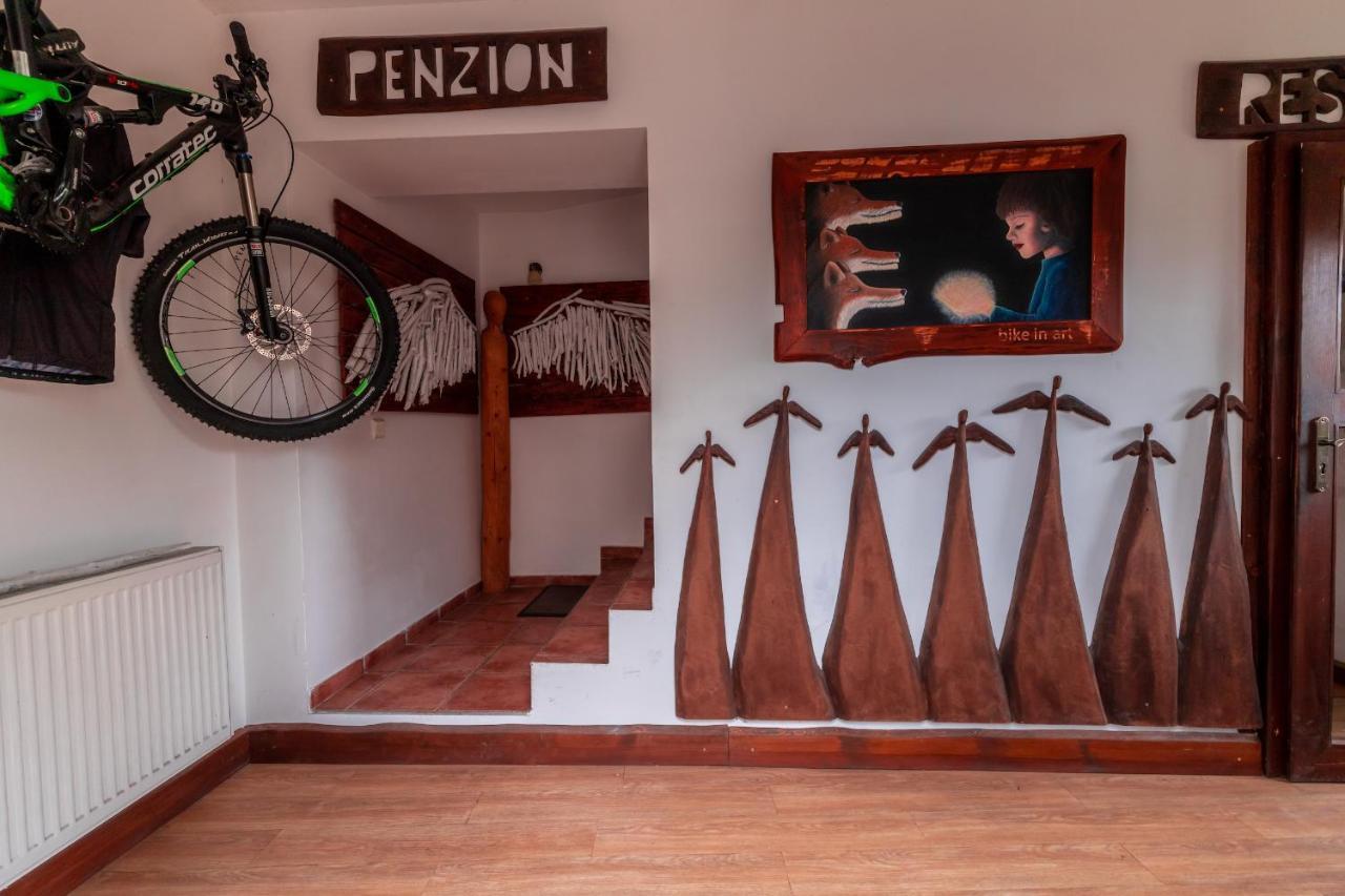 Bike Bistro A Penzion U Vsech Andelu Nove Mesto pod Smrkem Kültér fotó
